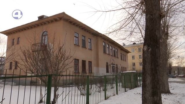 Детский сад разрушается над детьми/Екатеринбург/Свердловская область
