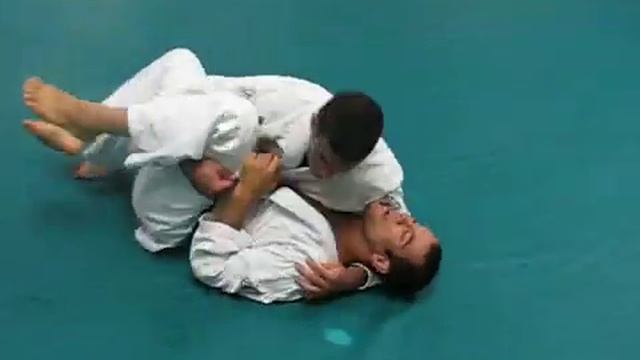 Gracie Insider - Open Guard Pass смотреть онлайн