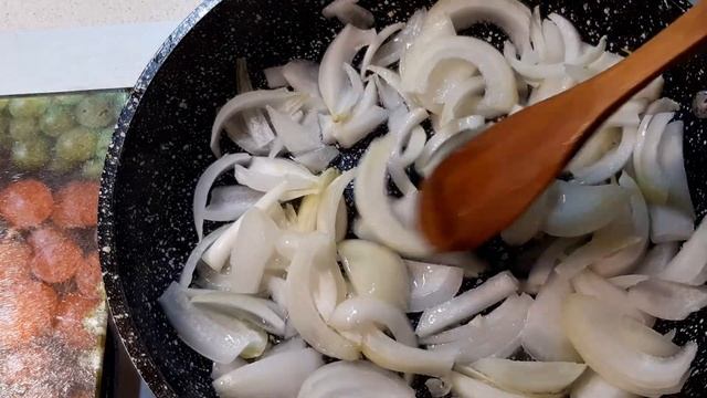 Кролик в сметанном соусе!!! Секрет приготовления нежной  печенки  кролика !!! Диетическое блюдо.