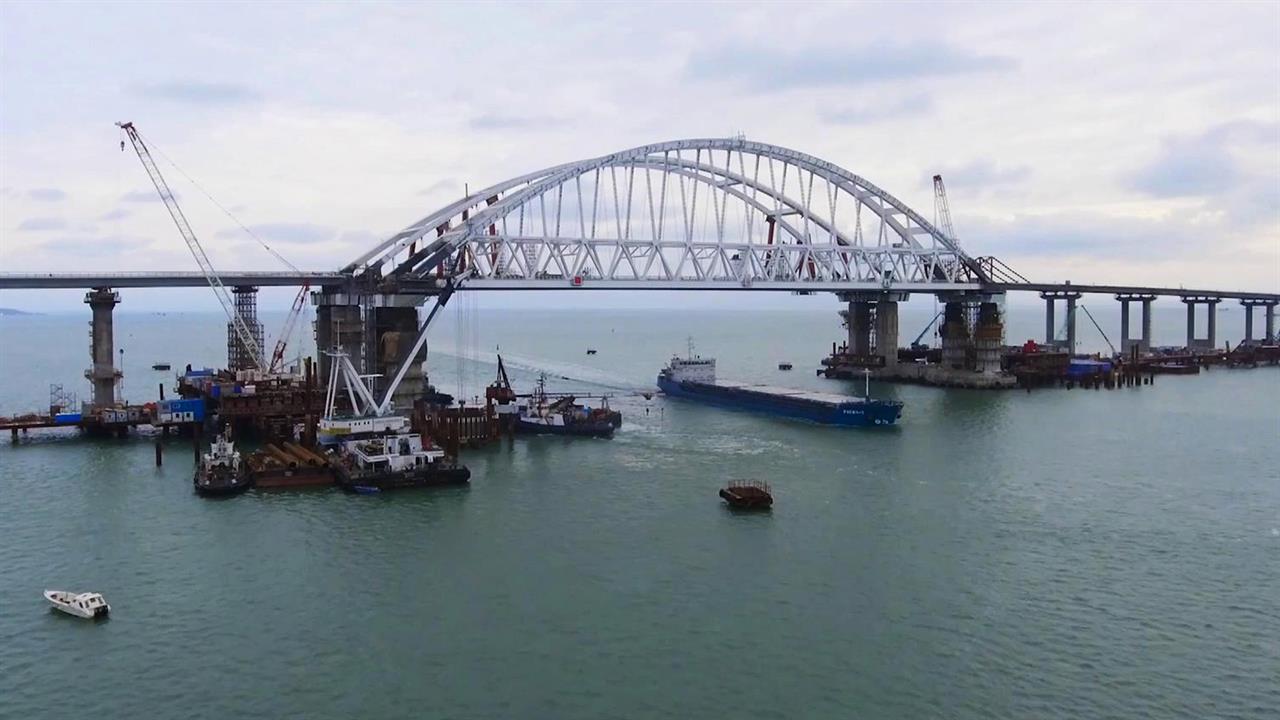 Севастополь керченский мост. Керченский пролив. Мост через Керченский пролив. Мост в Крыму через Керченский пролив. Пролет моста.