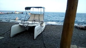 Алушта. Пляж "Море'. Море теплое с низовкой.