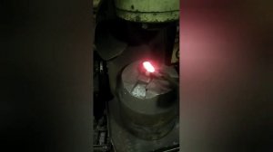 Ковка полос из стали х12ф1 для ножей .