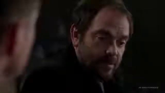 Чья рука, чью руку моет смотреть онлайн