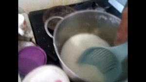 Готовлю сыр из козьего молока на ферменте Meito. Meito купил в вет аптеке за 70 рублей. 1 г на 100