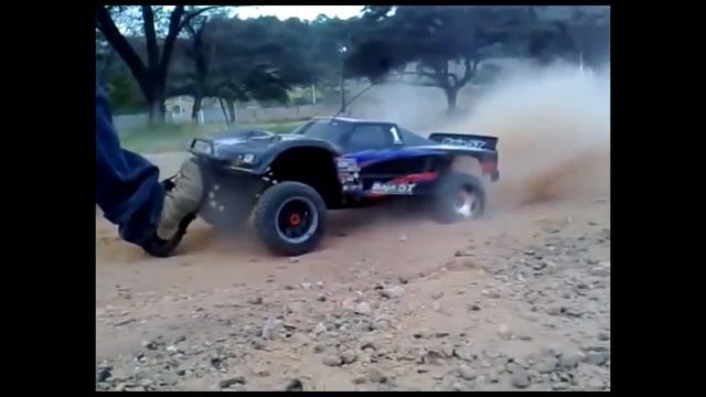 Radio-controlled machine with a gasoline engine. Радиоуправляемая машина с бензиновым двигателем!
