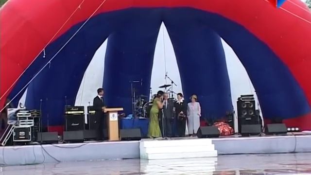 Большой праздник на стадионе смотреть онлайн