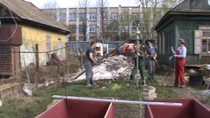 Закручивание винтовых свай D-57 под теплицу