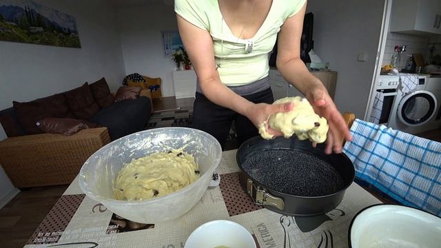 Амалия красит яйца/Пеку куличи/Всех Благ Вам смотреть онлайн