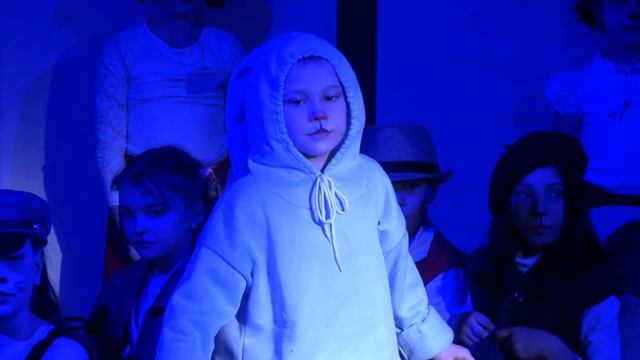 "Трусохвостик". Спектакль по пьесе С. Михалкова. смотреть онлайн