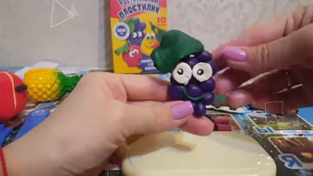 Мультики для детей с 3 лет. Лепим фрукты из пластилина. Развивашка для детей от 3 лет. смотреть онлайн