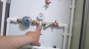 Разводка труб в туалете полипропилен.
