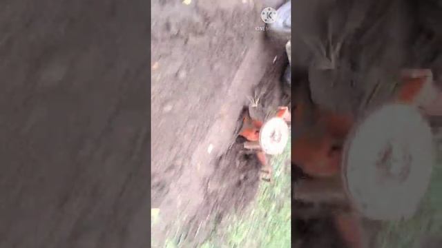 Вспашка земли с адаптером