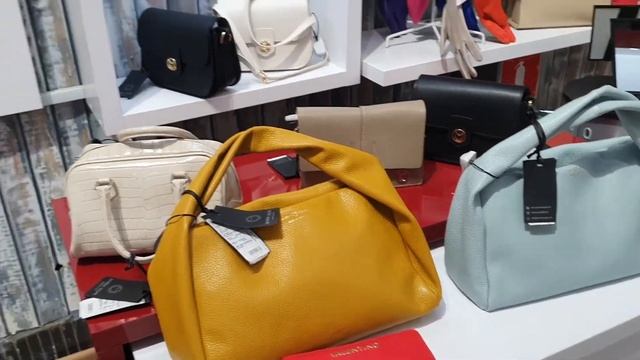 Выбираем маме сумку на ДЕНЬ РОЖДЕНИЯ \ Жалко ТАКИХ детей \ Детские пособия \ Влог смотреть онлайн