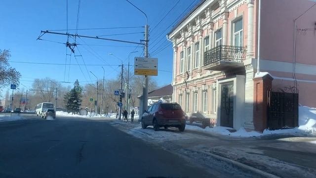 Парковка на тротуаре в Оренбурге