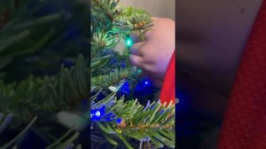 Лайфхак как повесить елочную игрушку