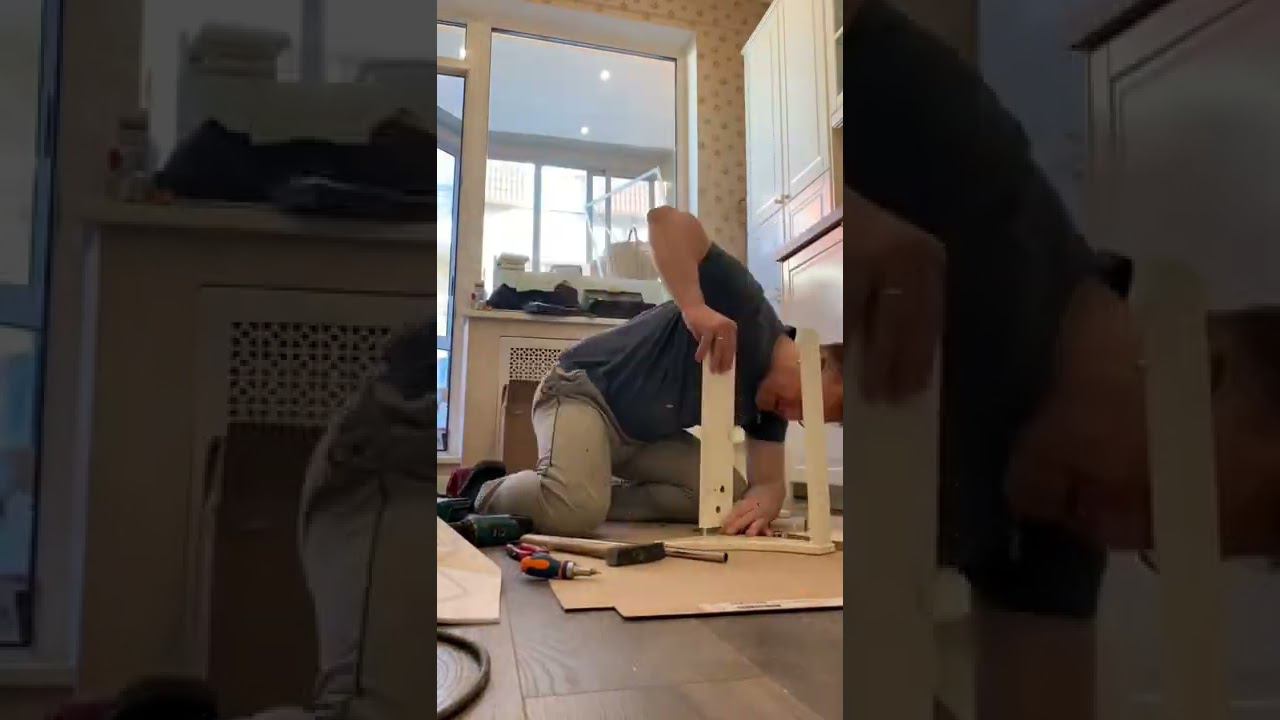 Сборка и установка кухонного гарнитура. Ремонт квартир под ключ. #ремонтквартир #сборкакухни смотреть онлайн