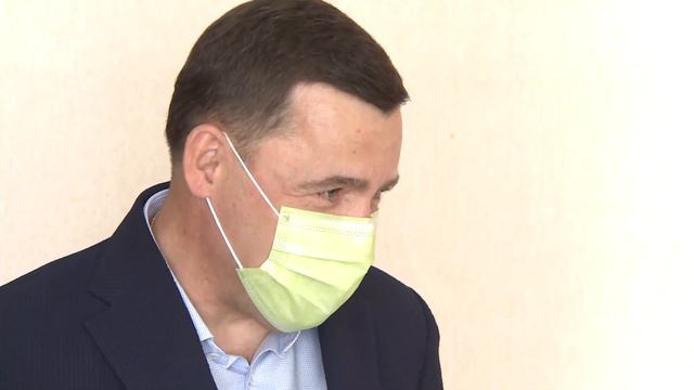 Е. Куйвашев побывал в гостях у таличанки в новом микрорайоне смотреть онлайн