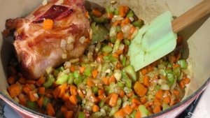 Гороховый суп из свиной рульки