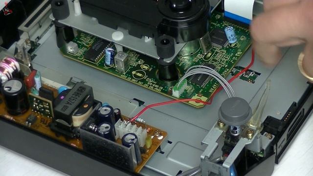 Sega Saturn | Phantom Universal Modchip Install смотреть онлайн