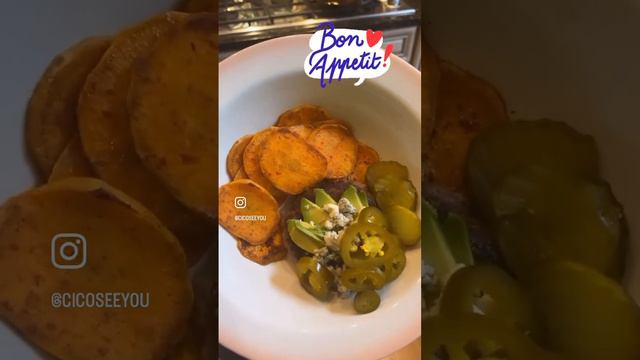 The Naked Burger of your Dreams!