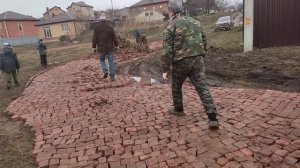 кирпич вместо тротуарной плитки