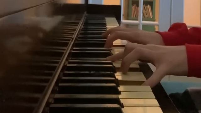 playing wet hands on 150 year old piano. смотреть онлайн