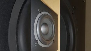 Test Bass sur Eltax SW800