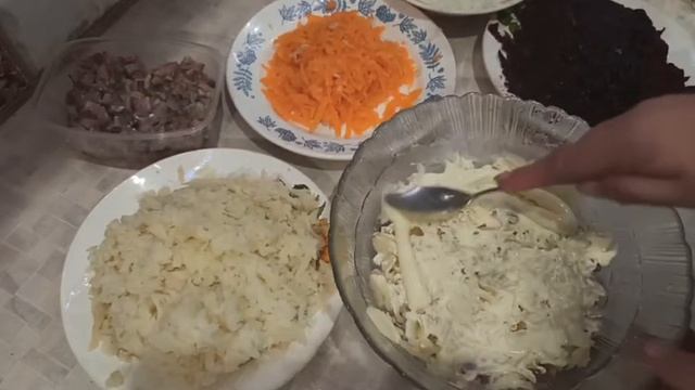 Салаты на праздничный стол #цветик_семицветик #селедка_про_шубой #тёщин_язык #салат_с_фунчозой смотреть онлайн