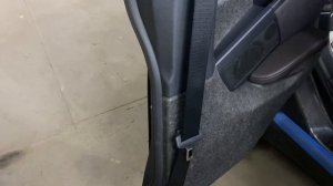 Bmw i3 снять обшивку задней двери