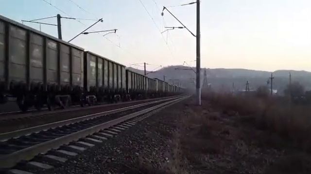 "Входной по разъезду "13 км" разрешающий".3ЭС5К-784 "Ермак" с грузовым поездом. смотреть онлайн