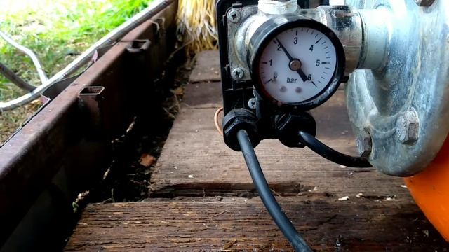 РЕГУЛИРОВКА РЕГУЛЯТОРА ДАВЛЕНИЯ СТАРОЙ СТАНЦИИ "ВИХРЬ". PRESSURE CONTROL IN THE PUMPING STATION смотреть онлайн