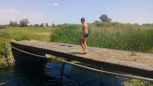 Поход на речку!!!прыжки с моста!!!