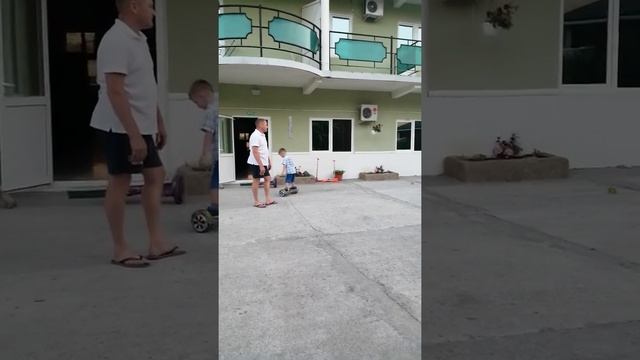 Гироскутер - дети быстро учатся смотреть онлайн