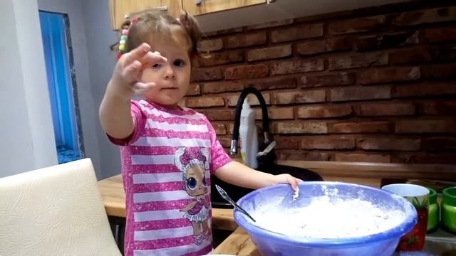 ❗❗❗➡️➡️Смотреть всем! Маленькая девочка печёт пироги ? смотреть онлайн
