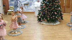 Танец мышек с обручами | Четыре лапки, коготки и хвостик, зовите нас скорее в гости | Мышки плутишк