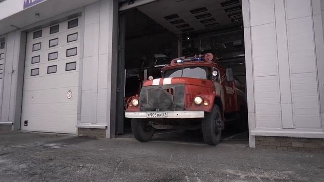 В Чебоксарах водителя пожарной машины проводили на пенсию смотреть онлайн