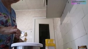 Нам это нравится. Шарлотка на сметане и яйцах.