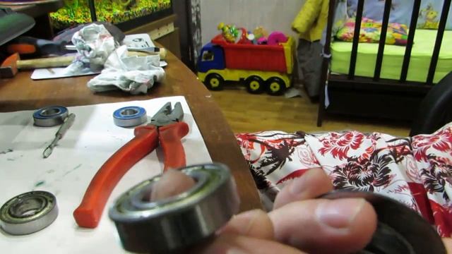 как снять подшипник с колеса детской коляски смотреть онлайн