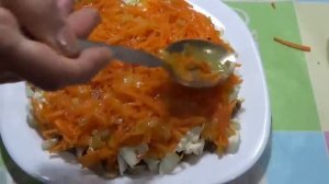 салат с шампиньонами жаренными, яйцом, сыром, морковью