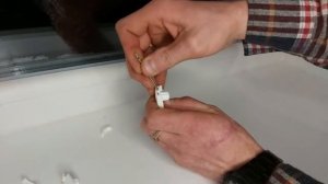 Как установить тканевую роллету на окно?