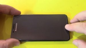 Установка защитного стекла на смартфон