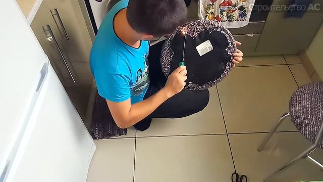 Как перетянуть мебель своими руками. СТУЛ. ПЕРЕТЯЖКА ТКАНЬЮ. DIY смотреть онлайн