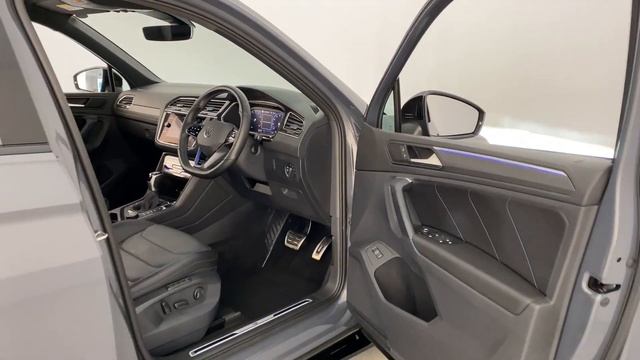 Redline: Volkswagen Tiguan 2.0 TSI R DSG 4Motion Euro 6 (s/s) 5dr - HD21 EGF смотреть онлайн