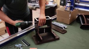 универсальный столик для надувной лодки с креплением на ликтрос .