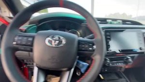 4-х литровый Toyota Hilux GR-Sport из ОАЭ
