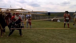 Двуручными мечами рубили пики.mp4