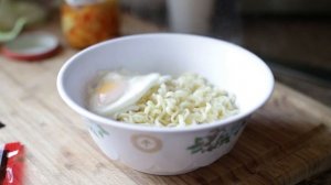 HOW-TO COOK Samyang Korean SPICY Noodle (the RIGHT way)