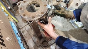 опора средняя Пежо партнёр (b9). Установил сайлентблок старого образца.