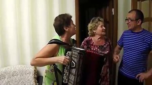 Сердце тронуло..  Замечательная песня под гармонь