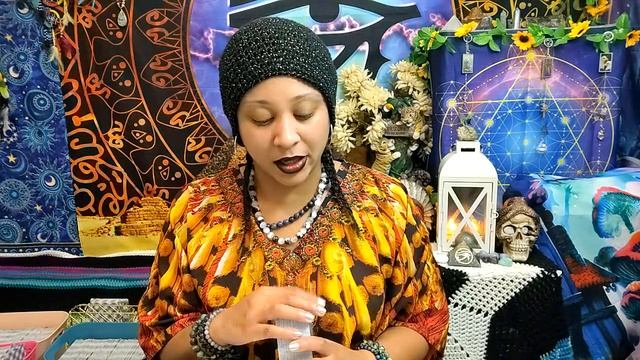 AN ENERGY VAMPIRE THAT BETRAYED THE PEOPLE IS GETTING BAD KARMA! ?? Collective Timeless Tarot Read смотреть онлайн